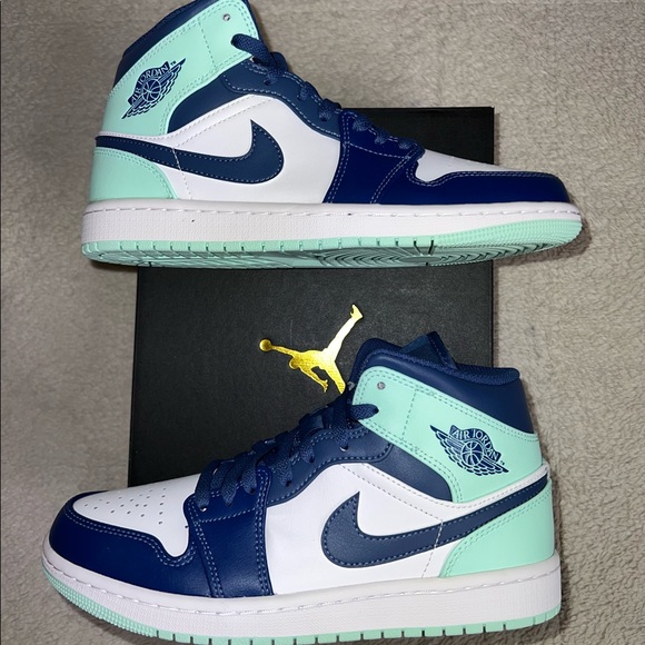 Air Jordan 1 Mid “Blue/Mint” - Picture 2 of 9